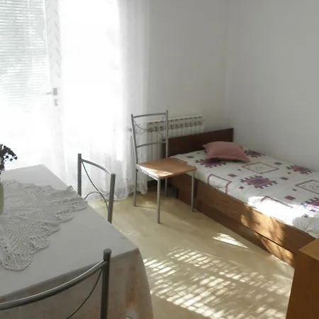 Apartament Zdrave *