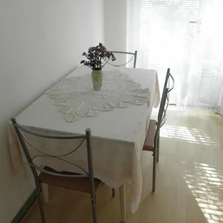 Zdrave Apartment *